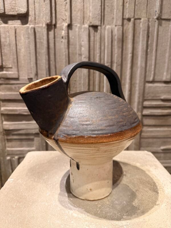 White/Brown pumpkin with gold effect Jar with handle M